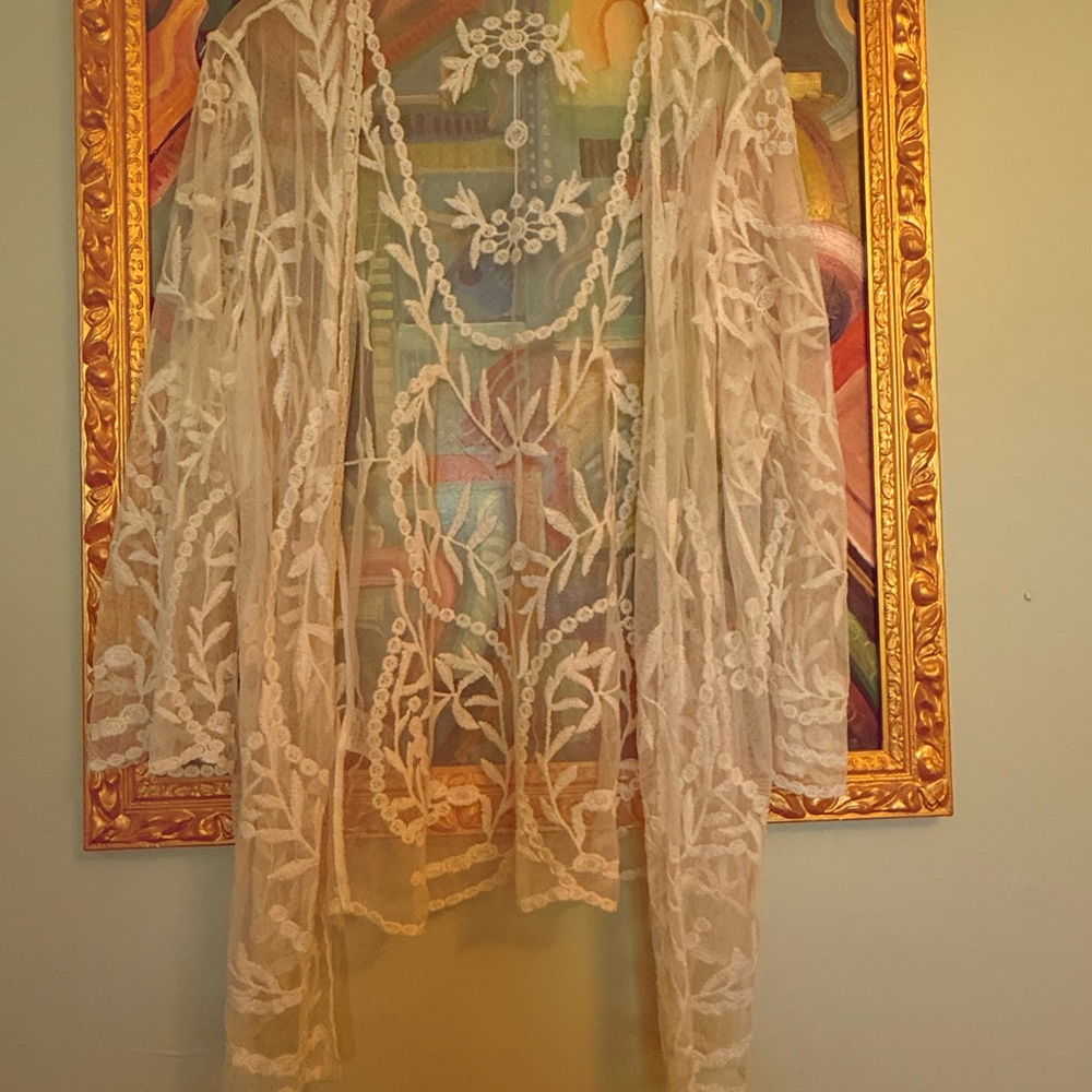 Delicate Cream Floral Lace Robe